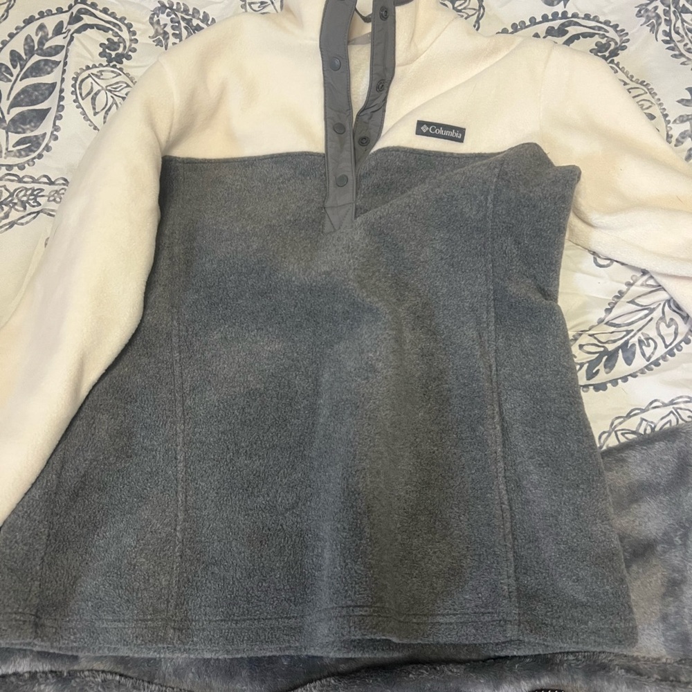 Columbia Women's Two-Tone fleece